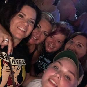 Meet your Posher, Joelle